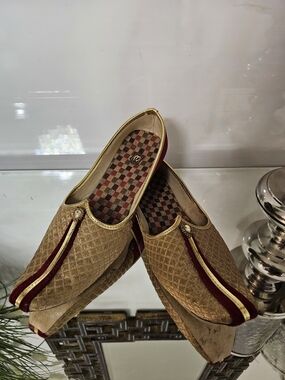 Mens  Jutti Crafted From Rich Art Silk Gold-Tan Moccasin Slip